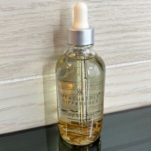 Measurable Difference Honey Suckle Hydrating Oil‎ 4fl oz